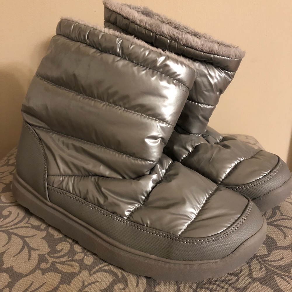 Snow Boots